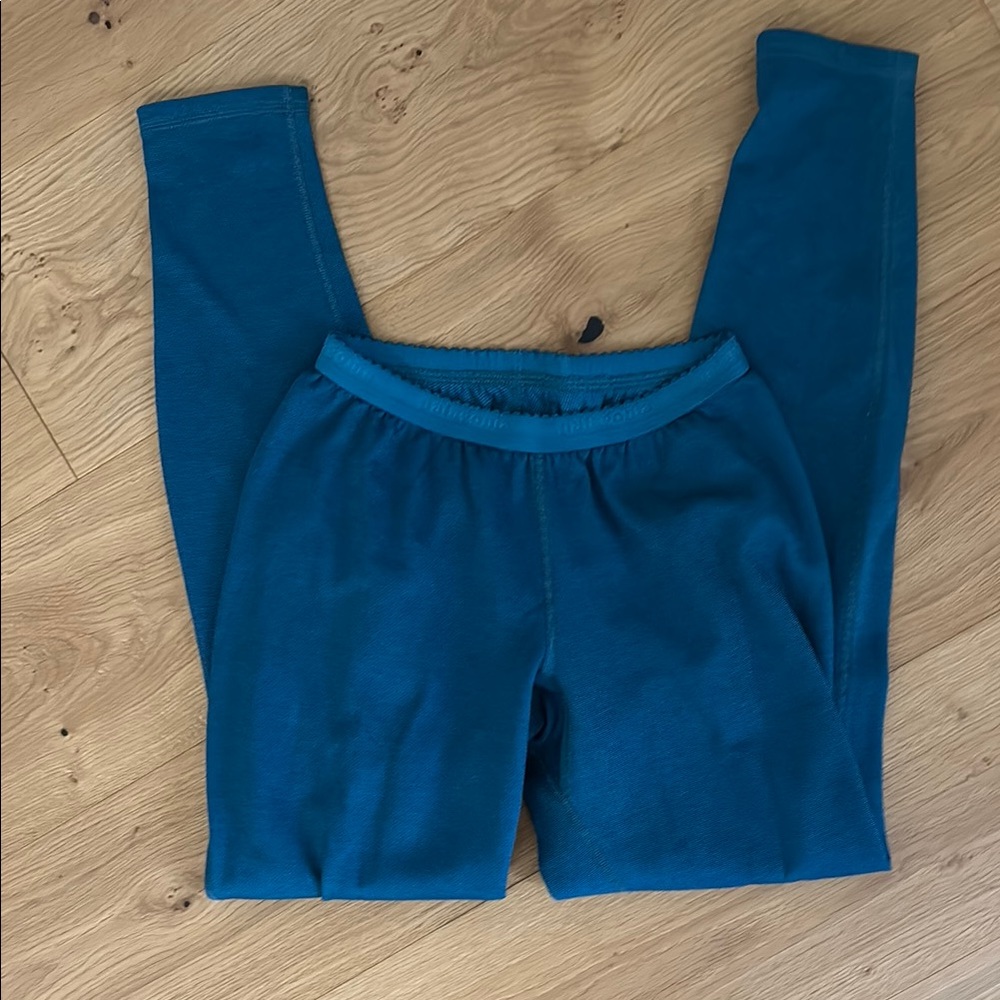 Patagonia capilene base layer
Pants/leggings
Size small
Excellent condition!